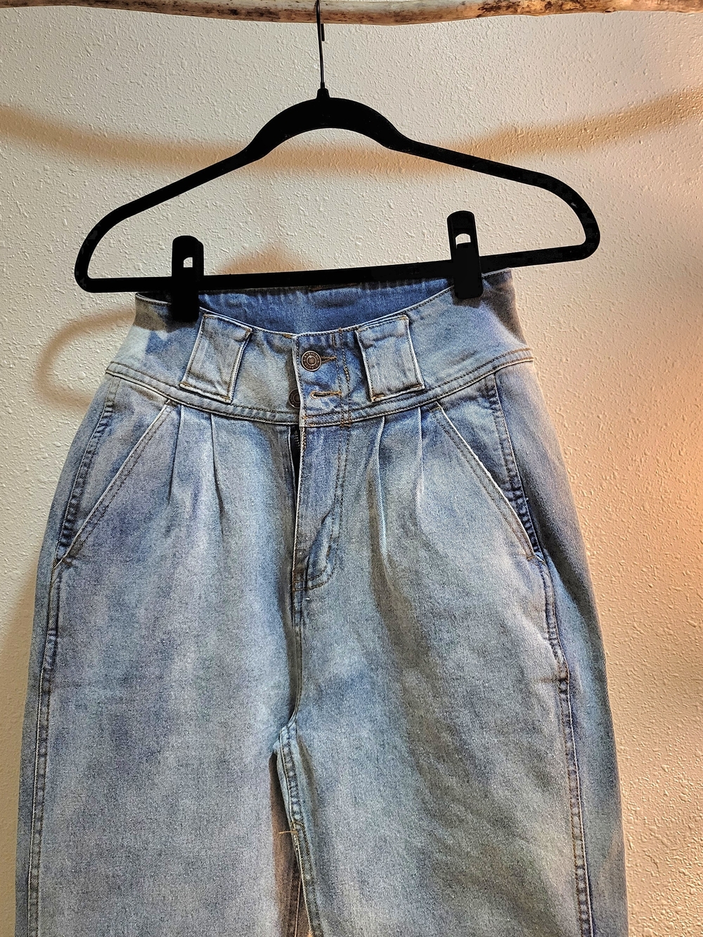 High-Waist Light Blue Women’s Jeans - Pleated Front - Picture 3 of 8